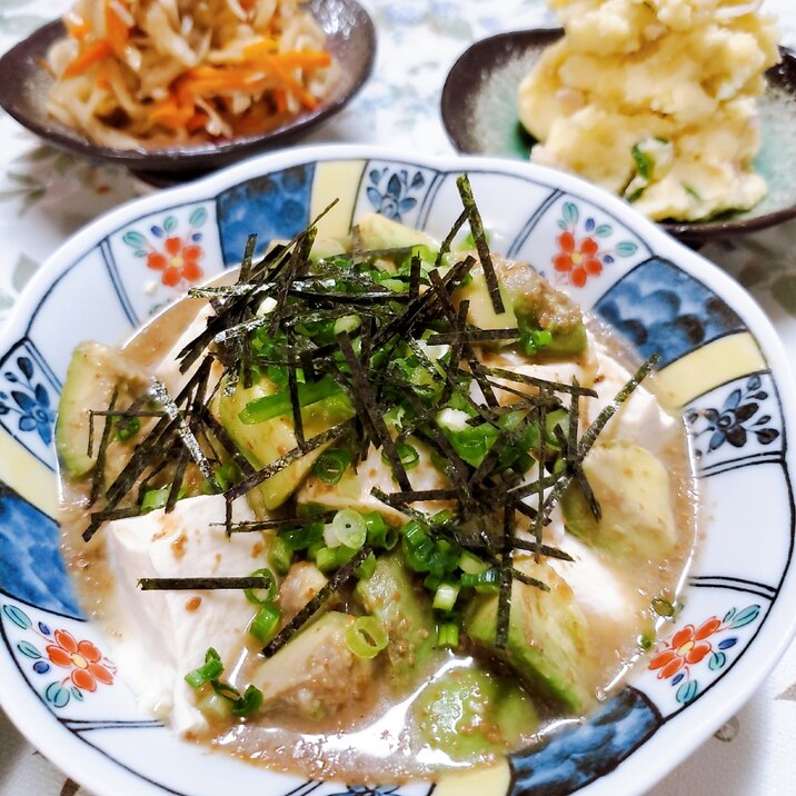 切って和えるだけの簡単豆腐サラダ♪